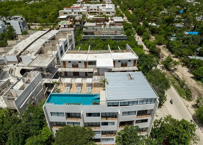Downtown Penthouse With Private Pool, Rooftop Pool And Gym, Short Distance From Beaches, Restaurants & Nightlife